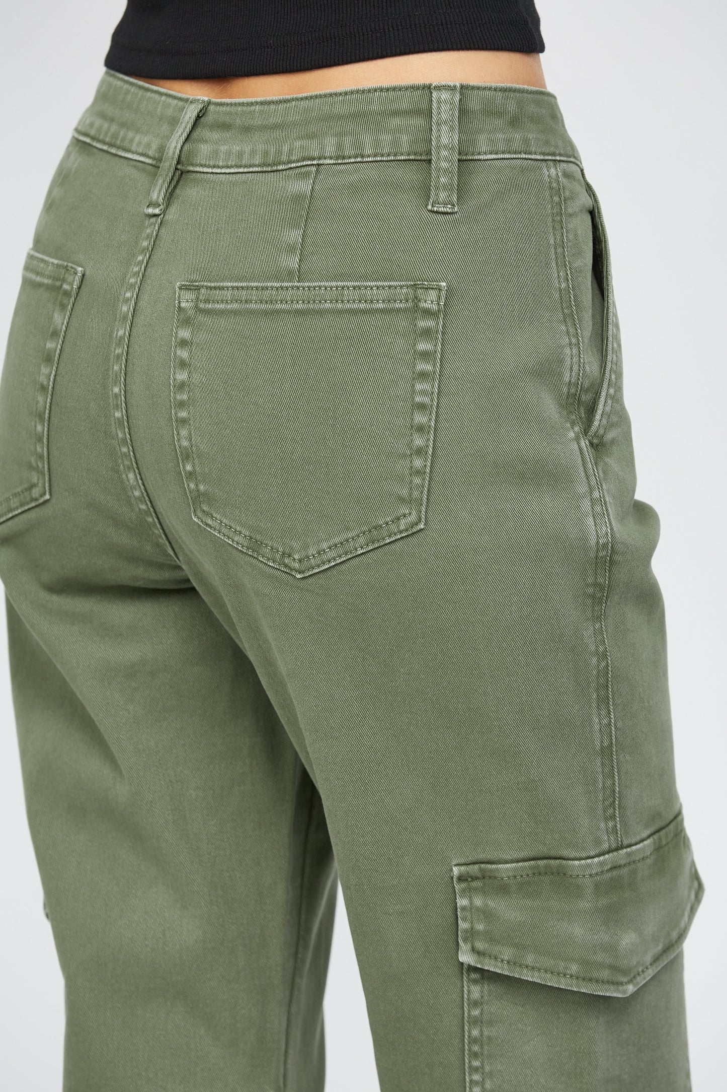 HIGH RISE TAPERED CROP OLIVE PANT